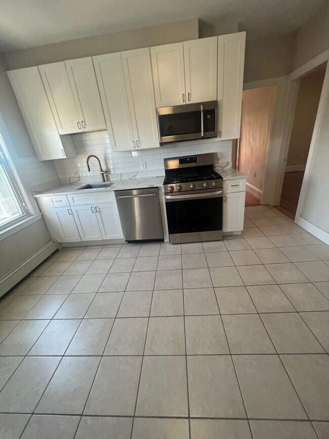 Building Photo - 7 Downer Ave