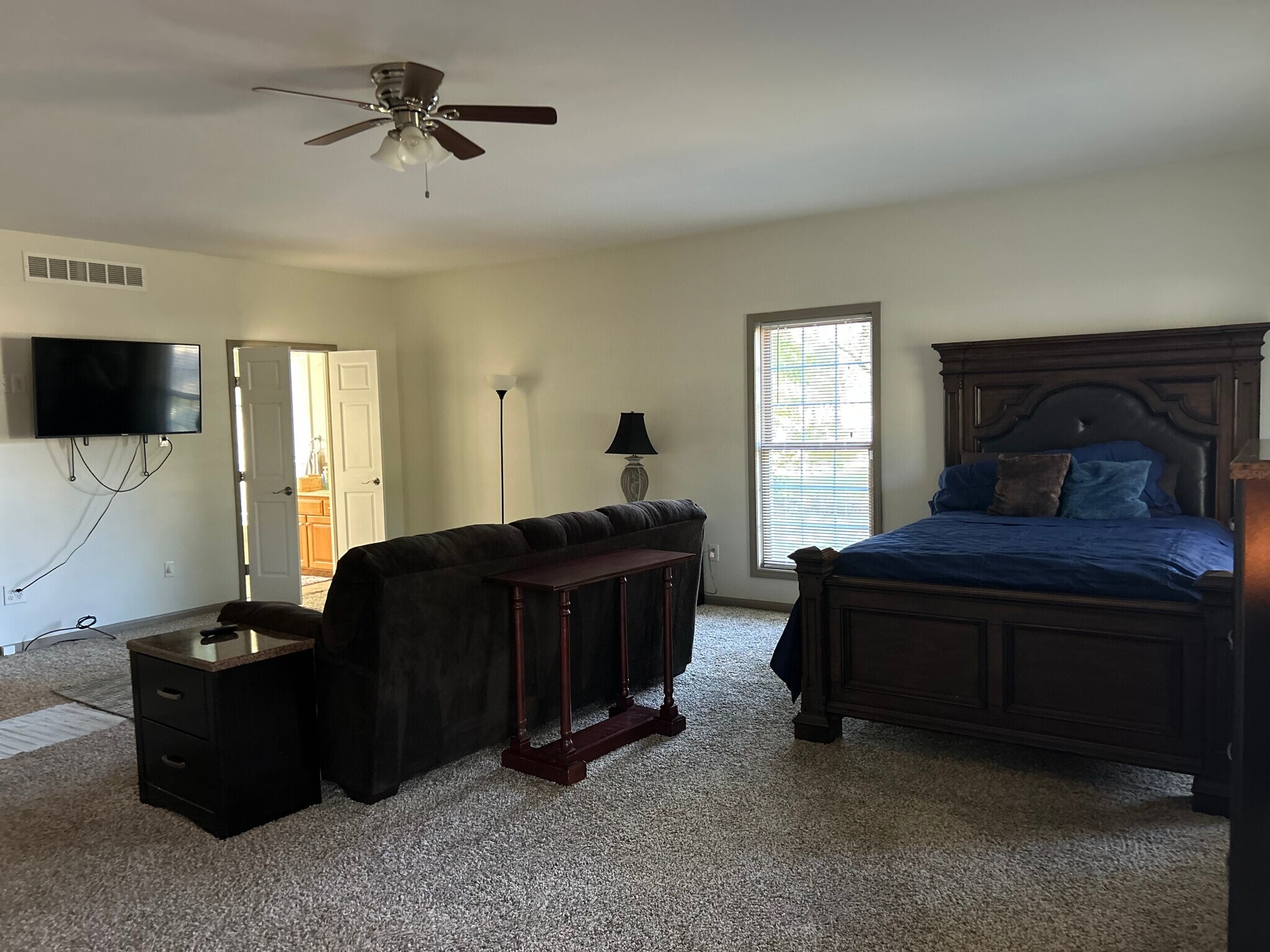 Building Photo - 1205 N Parker St