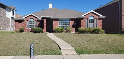Building Photo - 4 Bed/2 Bath Home in Prime Rockwall Area w/ Fresh Paint & New Floors