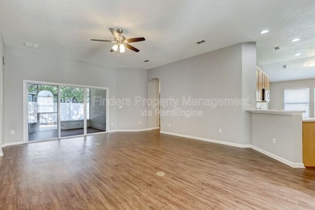 Building Photo - 1704 Dartmoor Ln