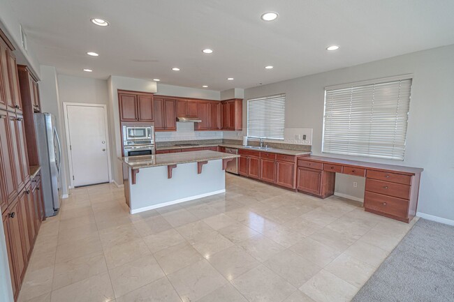 Building Photo - Stunning 4-Bedroom Home for Rent in Palmdale!