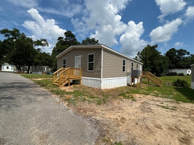 Building Photo - 356 Bayhead Dr