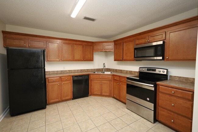 Building Photo - 1728 Eli Pl