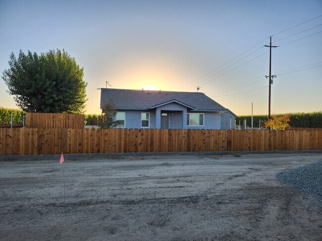 Building Photo - 17507 S Highland Ave