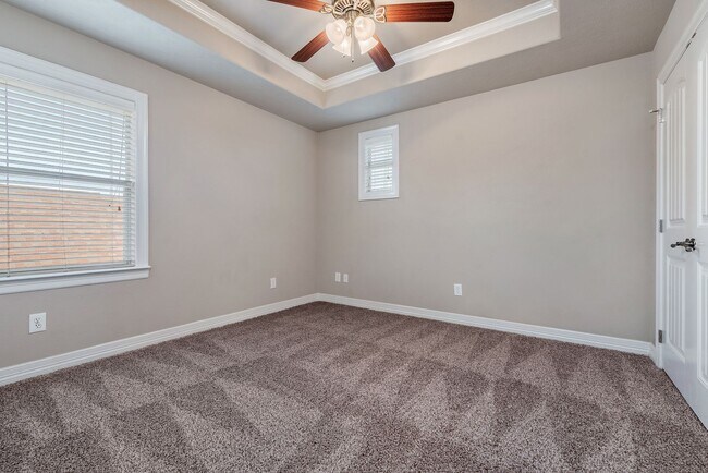 Building Photo - Available for September Move In! Spacious ...