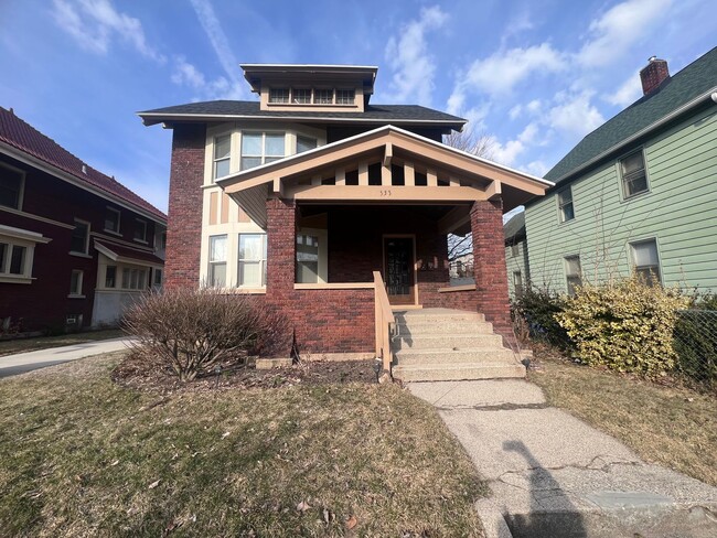 Primary Photo - 533 Livingston Ave NE
