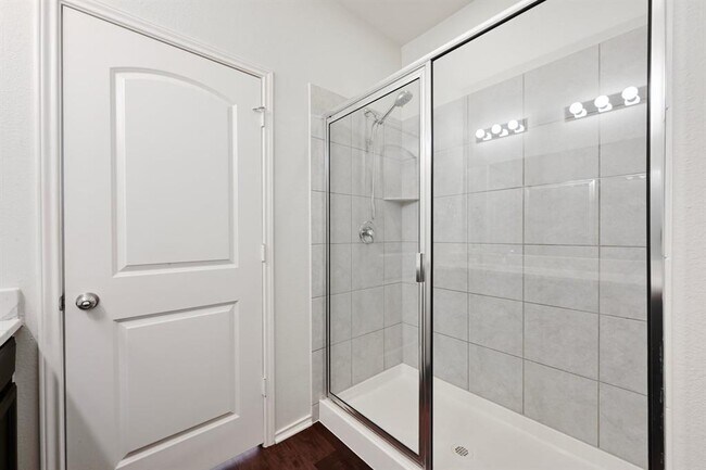 Building Photo - 524 Martha Dr