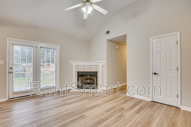 Building Photo - 4705 E Creek Mill Ct