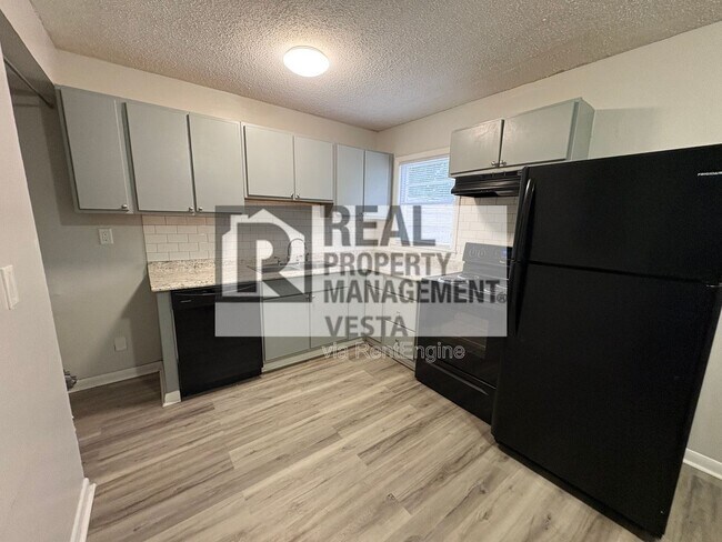 Building Photo - 131 Wall St