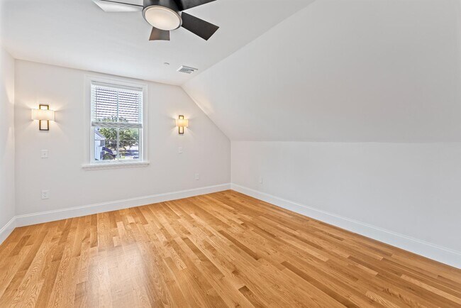 Building Photo - 48-50 Water st - Unit 3