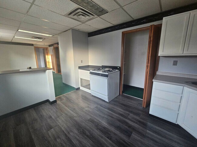 Building Photo - 619 Johnston St