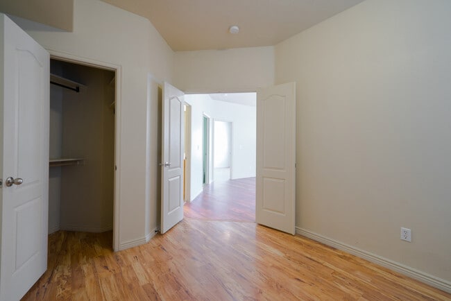 Building Photo - Five bedroom, three bath, 2,300 sq ft town...