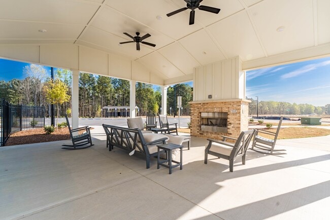 Building Photo - 390 Freestall Dr