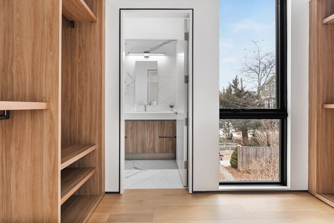 Building Photo - 80 Alpine St