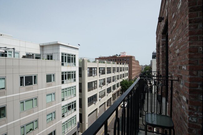 Building Photo - 187 Kent Ave