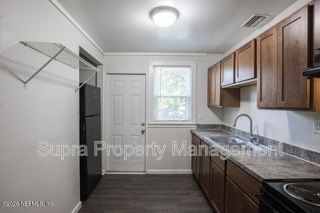 Building Photo - 3390 Stillman St