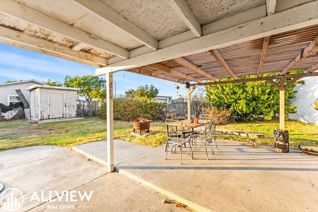 Building Photo - Beautifully Updated 1 Bed/1 Bath Single-Fa...
