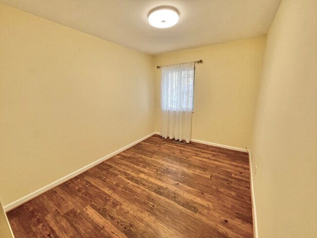Building Photo - 1661 Westwind Way