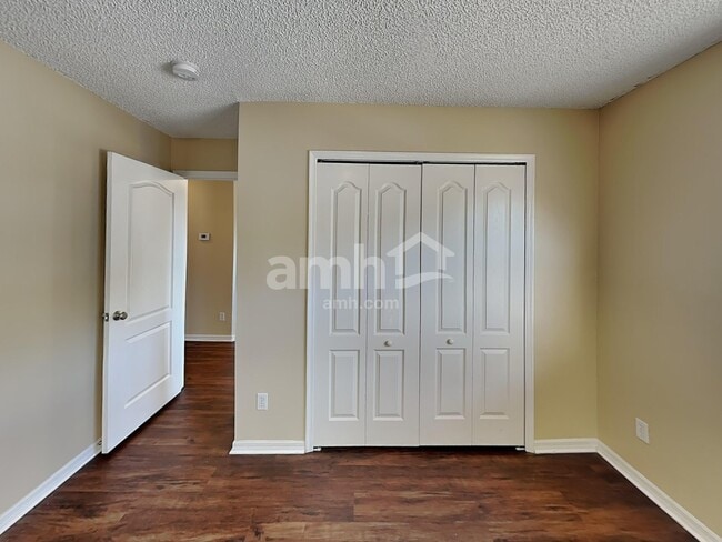 Building Photo - 633 Prince Ln
