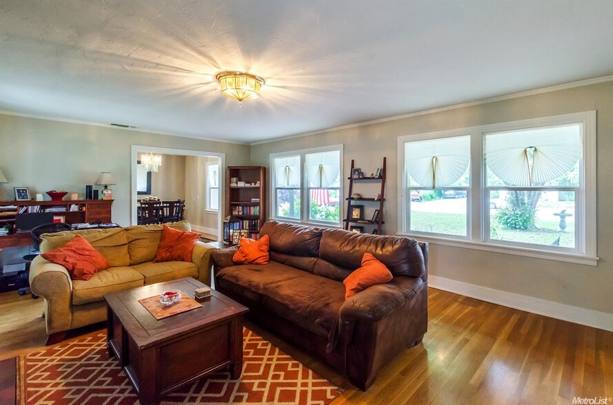 main living room angle 2 - 7120 Palm Ave