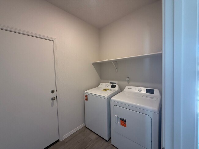Building Photo - 2473 Eglisfield Lp
