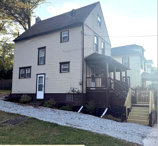 Building Photo - 3 Bedroom with Massive Primary Suite and Flexible Bonus Space