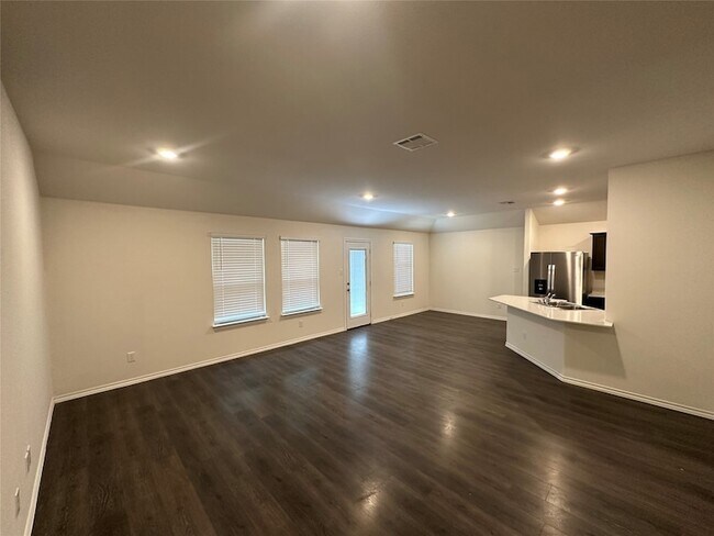 Building Photo - 2208 San Jacinto Wy