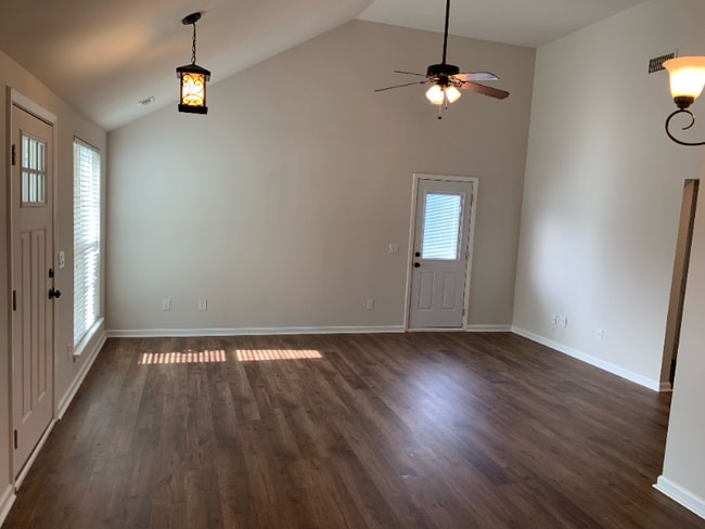 Building Photo - 3352 Chadbury Dr NW