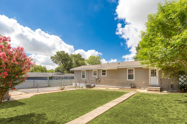 Building Photo - 615 Rittiman Rd