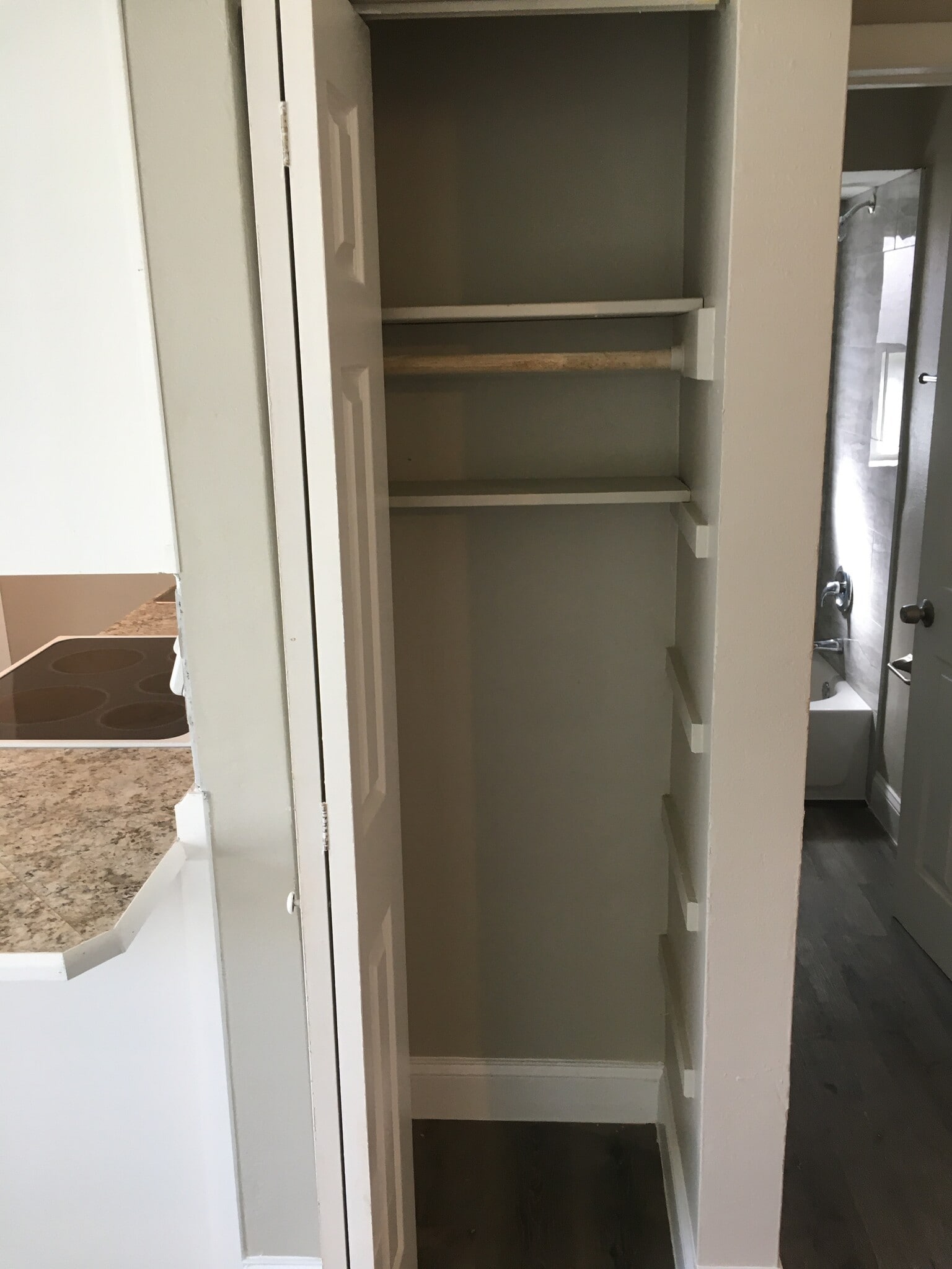 Building Photo - 805 10th St SW