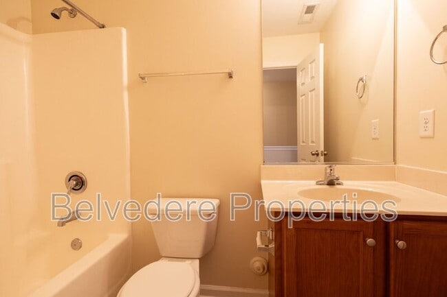 Building Photo - 36 Ackland Dr