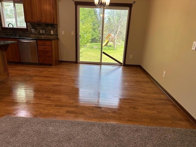 Building Photo - 1539 Hydram Ave N