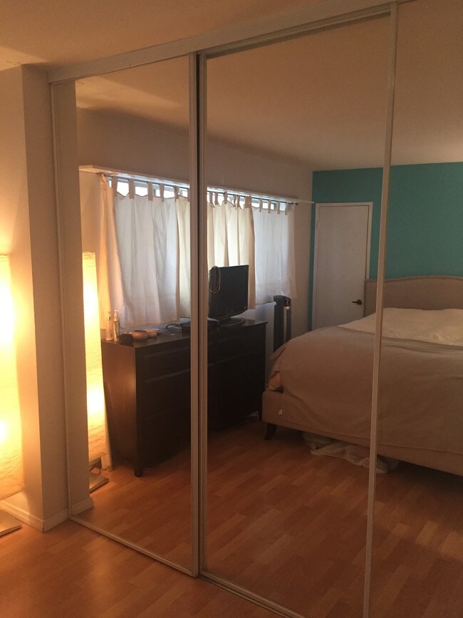 Building Photo - 1600 Ardmore Ave