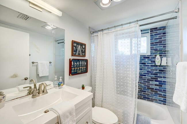 Building Photo - 157 Ocean Dr