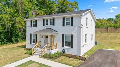 Building Photo - Completely Renovated 2BR, 1.5BA Duplex in West Nashville!