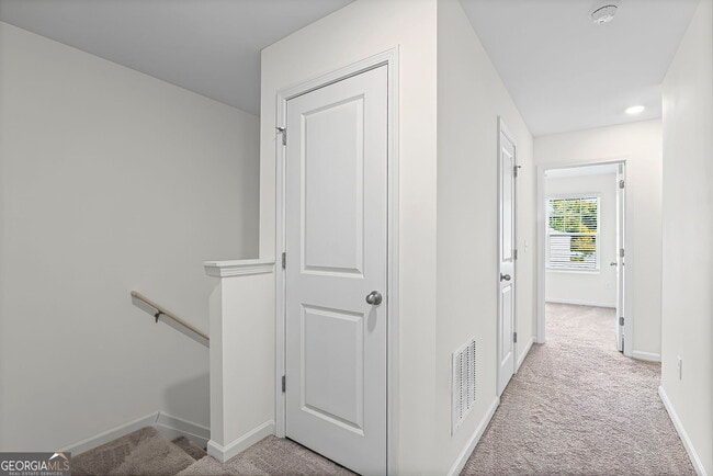 Building Photo - 403 Kings Cross Wy