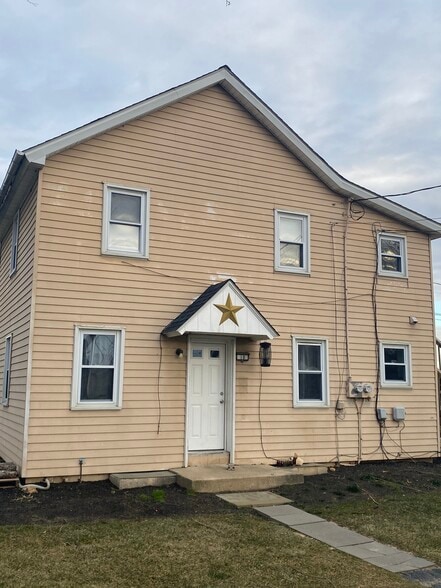 Building Photo - 10 Stoltzfus Ln