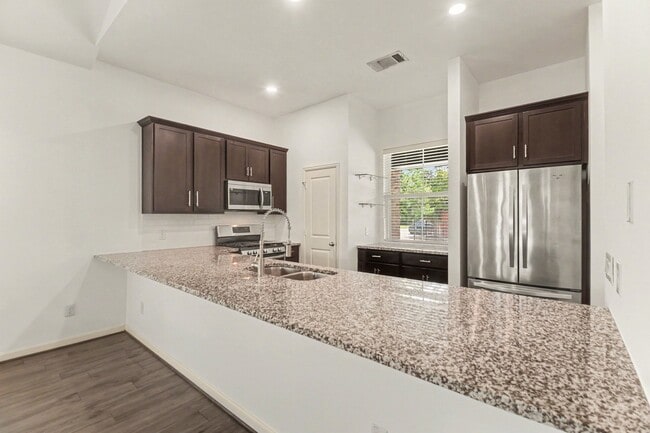 Building Photo - 3413 Omega St