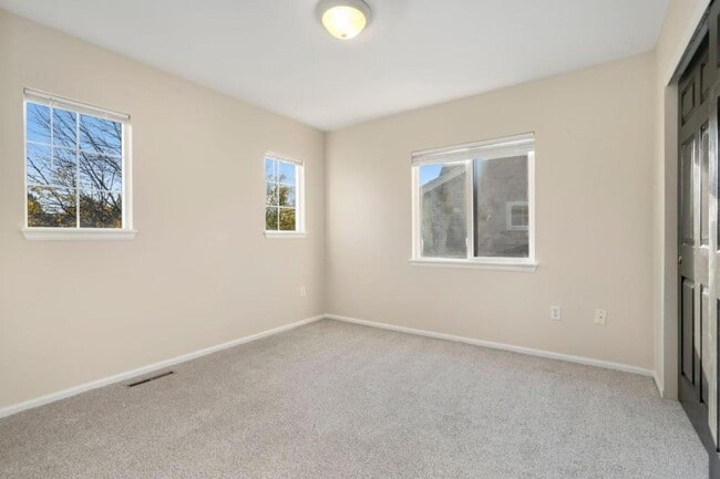 Building Photo - 2614 Canby Way