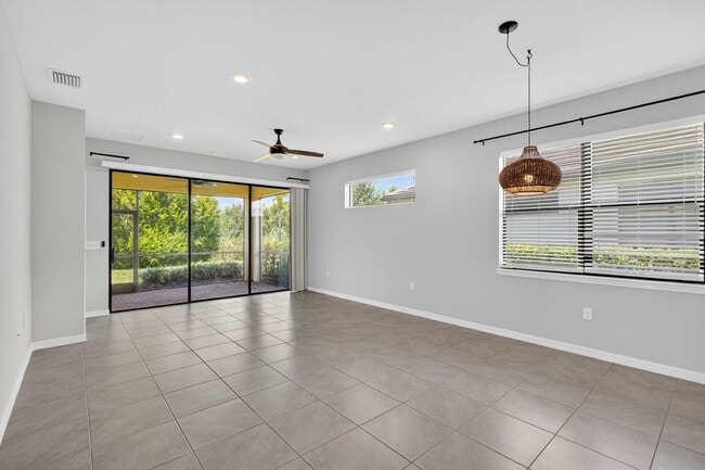 Building Photo - Annual Unfurnished 2 Bedroom 2 Bathroom with a Den located in the Preserve at the West Villages!