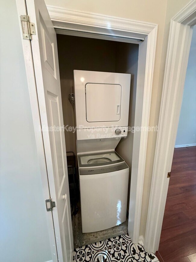 Building Photo - 800 Savannah Ridge Rd