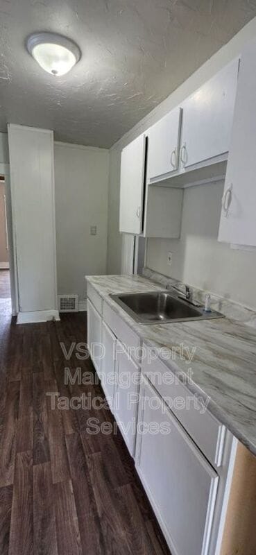 Building Photo - 3408 E 140th St
