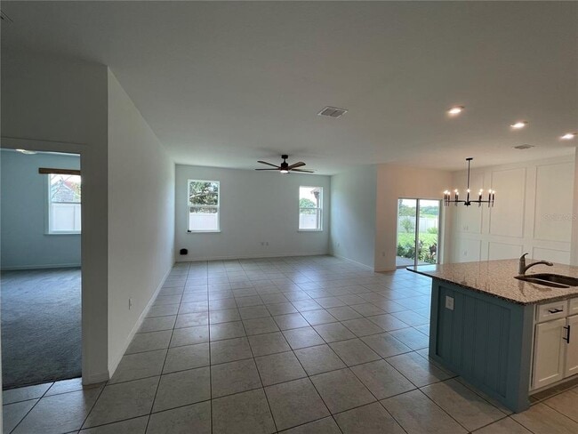 Building Photo - 689 Crown Rose Dr