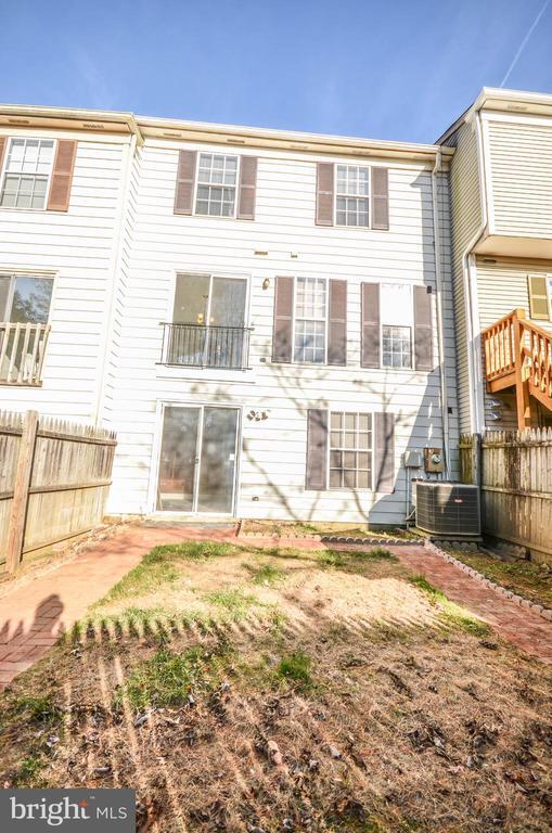 Building Photo - 8 Hines Ct