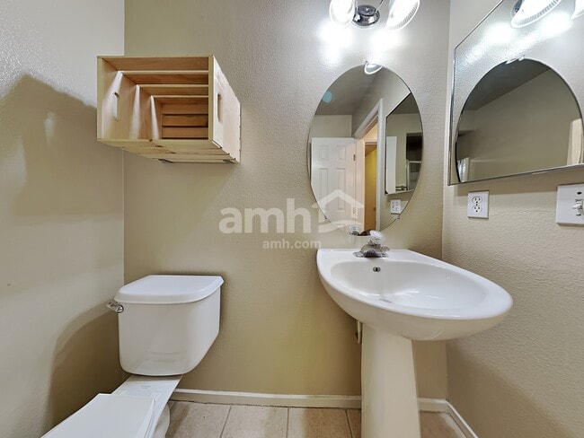 Building Photo - 8321 Canvas Ct