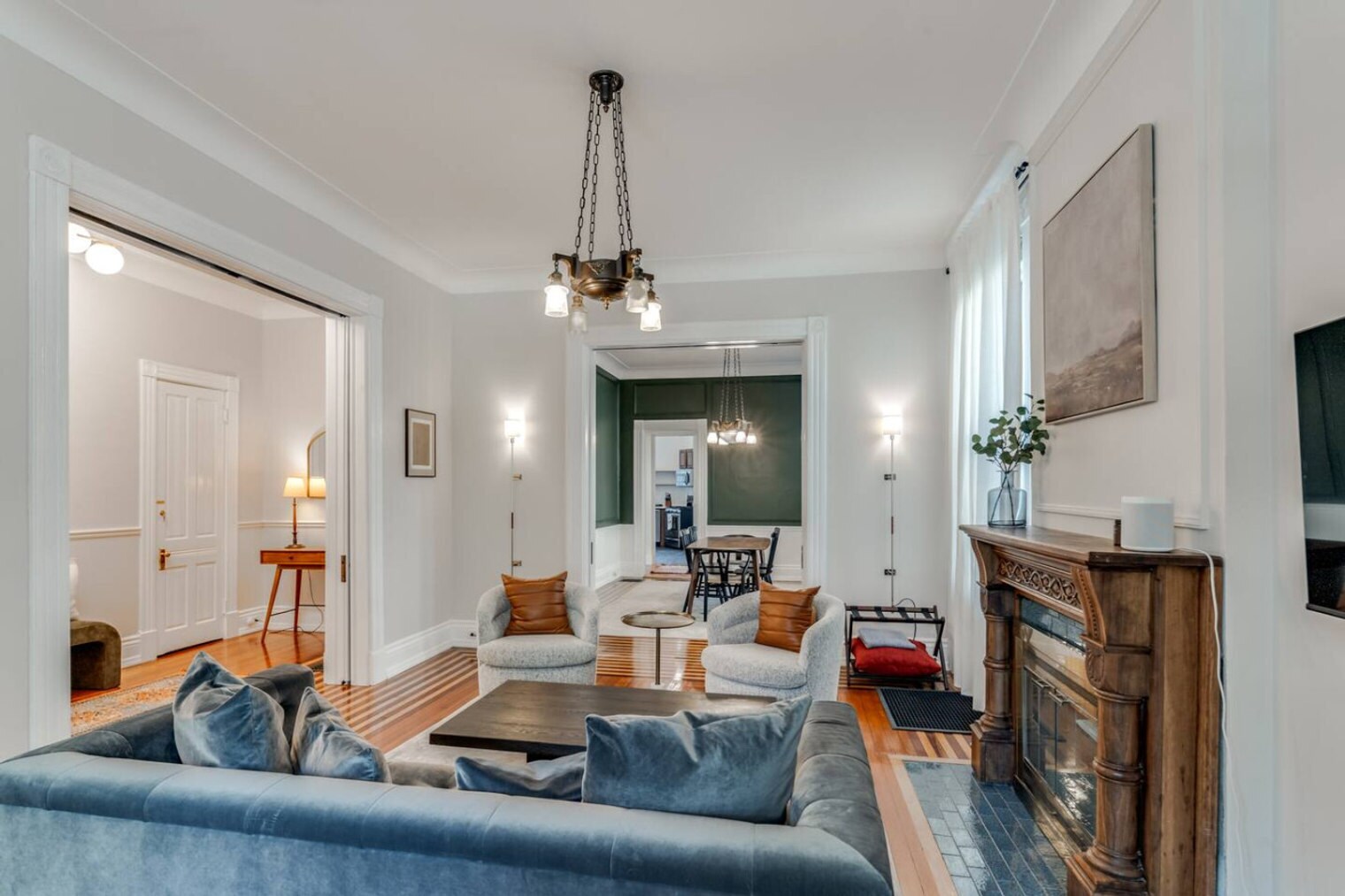Building Photo - 353 Thrall St