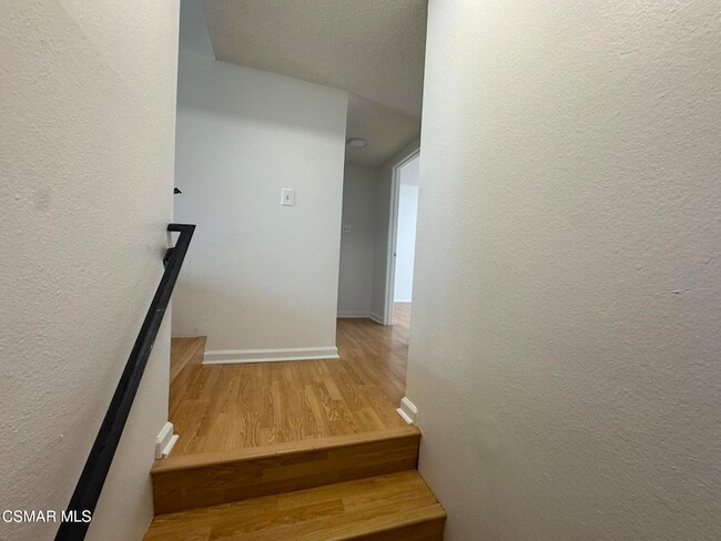 Building Photo - 14520 Plummer St
