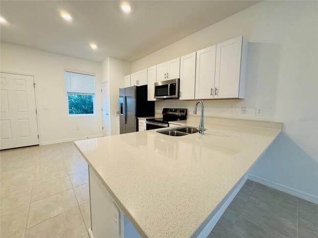 Building Photo - 2923 Skyline Lp