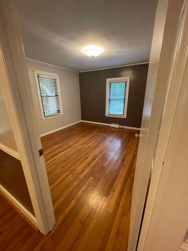 Building Photo - 296 Middle Fork Rd