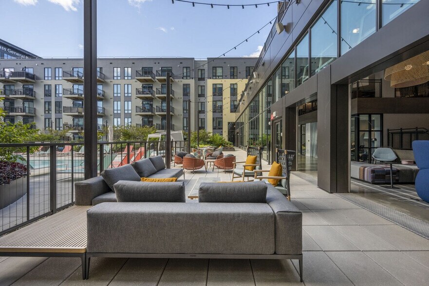 Building Photo - 485 Foley St